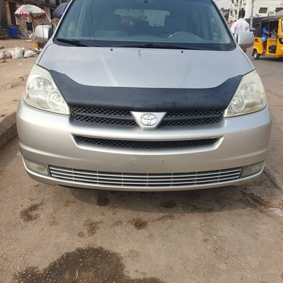 Toyota sienna 2005 in sango otta