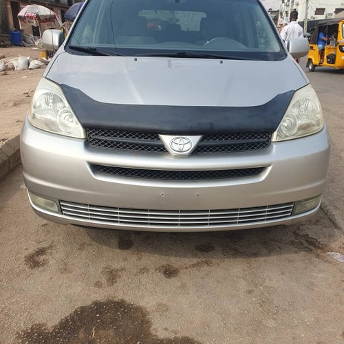 Toyota sienna 2005 in sango otta