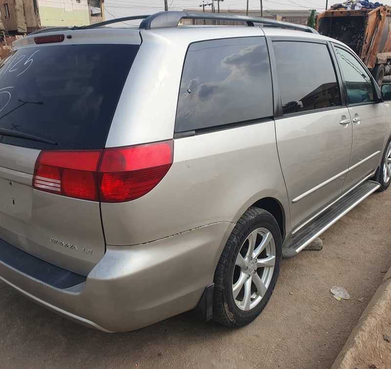 Toyota sienna 2005 in sango otta image