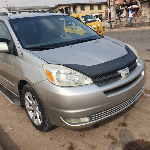 Toyota sienna 2005 in sango otta