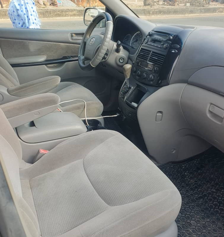 Toyota sienna 2005 in sango otta image
