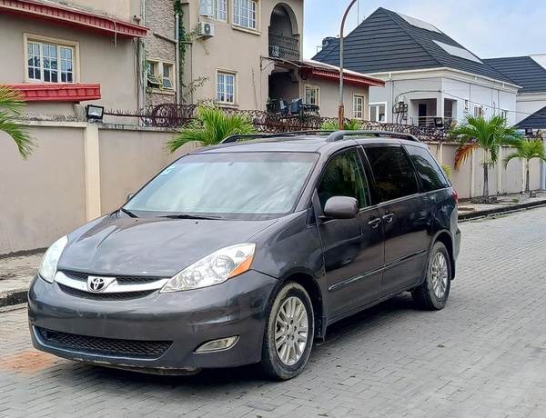 Toyota Sienna 2009 Limited AWD for Sale In Lagos