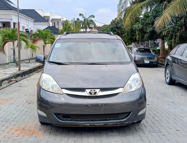 Toyota Sienna 2009 Limited AWD for Sale In Lagos