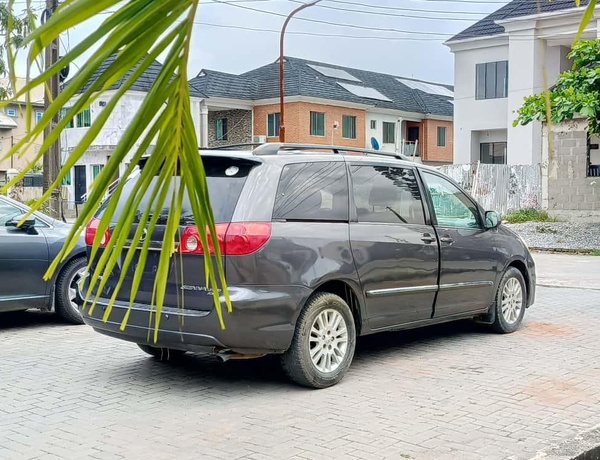 Toyota Sienna 2009 Limited AWD for Sale In Lagos
