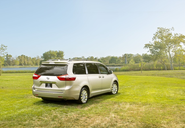 Toyota Sienna image 4