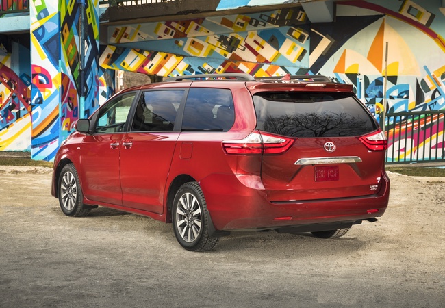 Toyota Sienna image 5