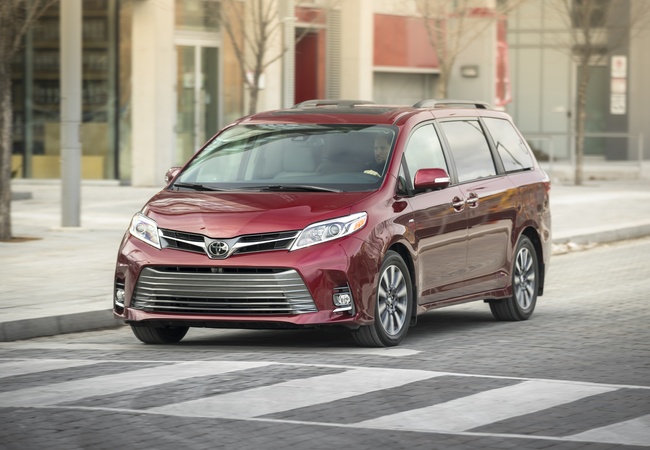 Toyota Sienna image 3