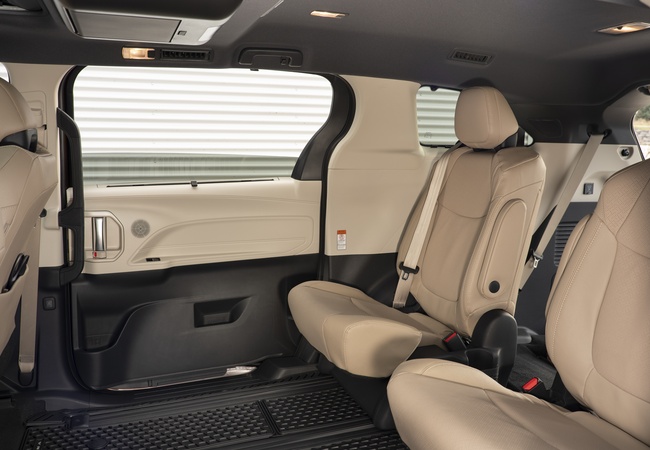 Toyota Sienna image 4