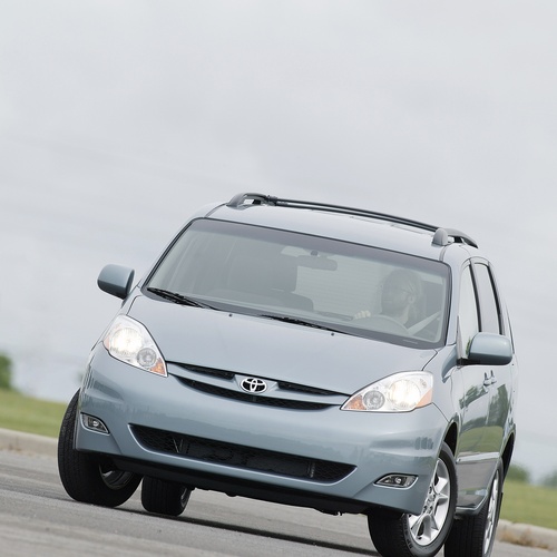 TOYOTA SIENNA LE