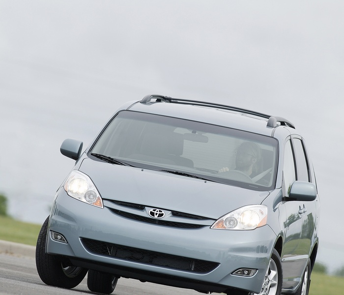 TOYOTA SIENNA LE logo Image