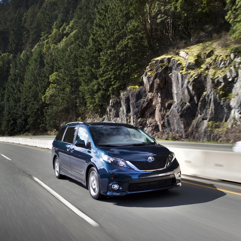 Toyota Sienna LE image