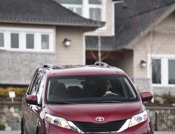 Toyota Sienna LE
