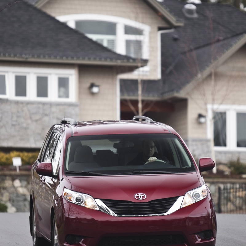 Toyota Sienna LE image