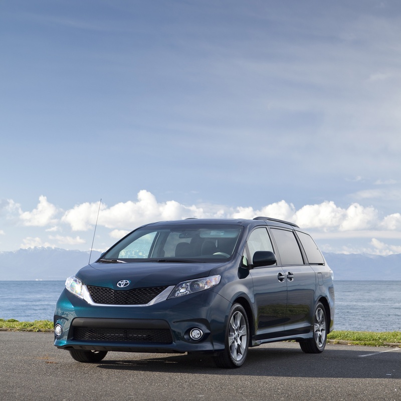 Toyota Sienna LE image