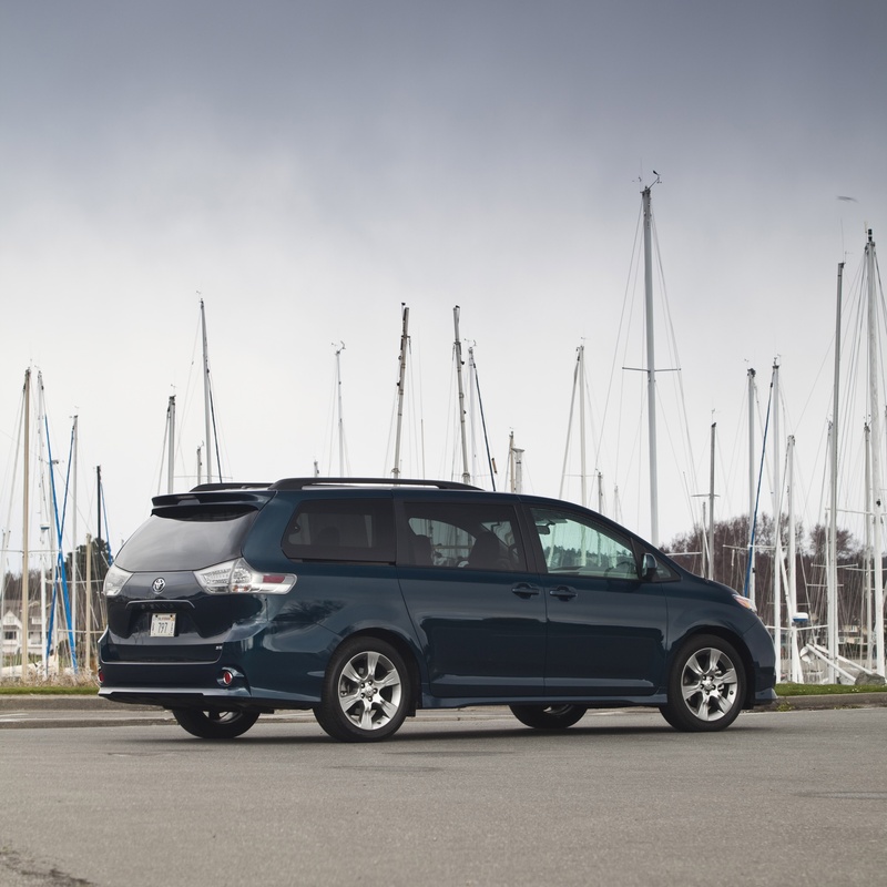 Toyota Sienna LE image