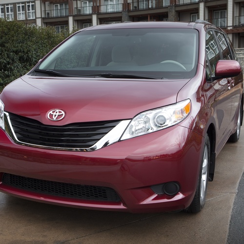 Toyota Sienna LE