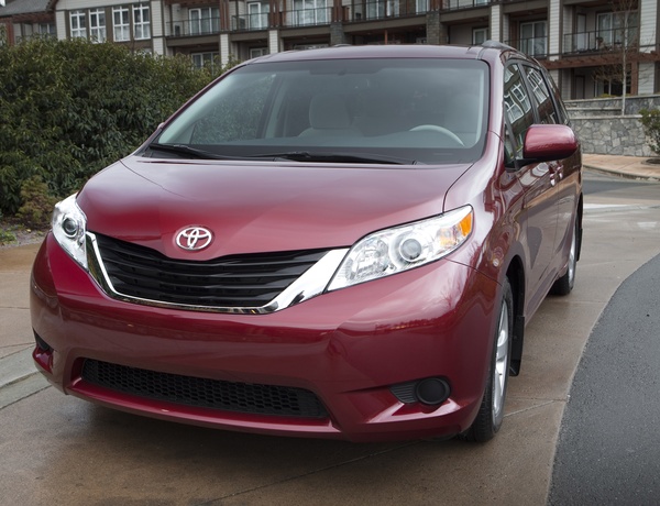 Toyota Sienna LE