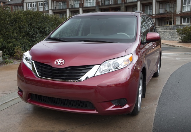 Toyota Sienna LE