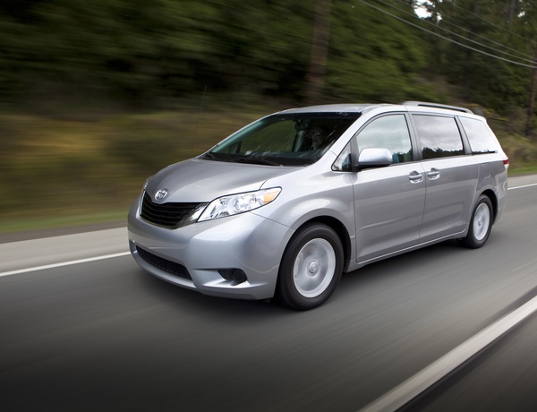 Toyota Sienna LE
