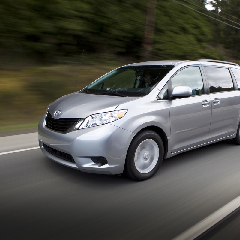 Toyota Sienna LE image