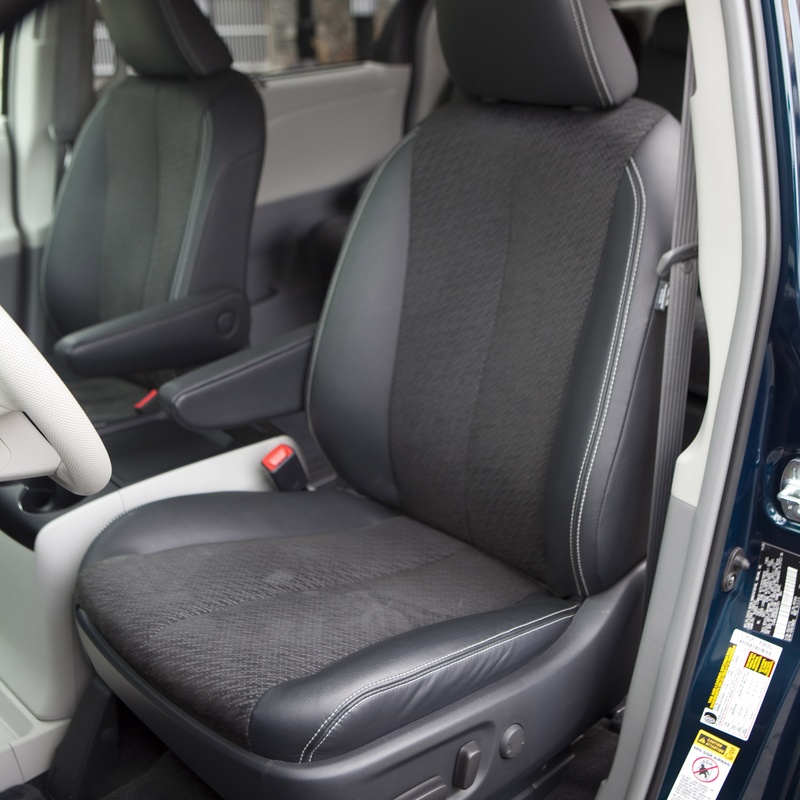 Toyota Sienna LE image