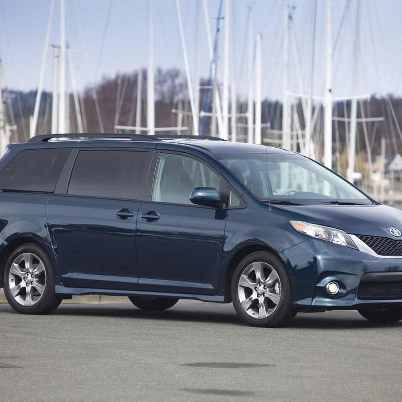 Toyota Sienna LE image