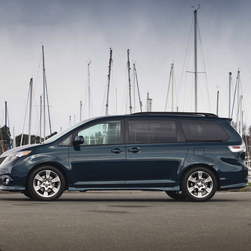 Toyota Sienna LE image