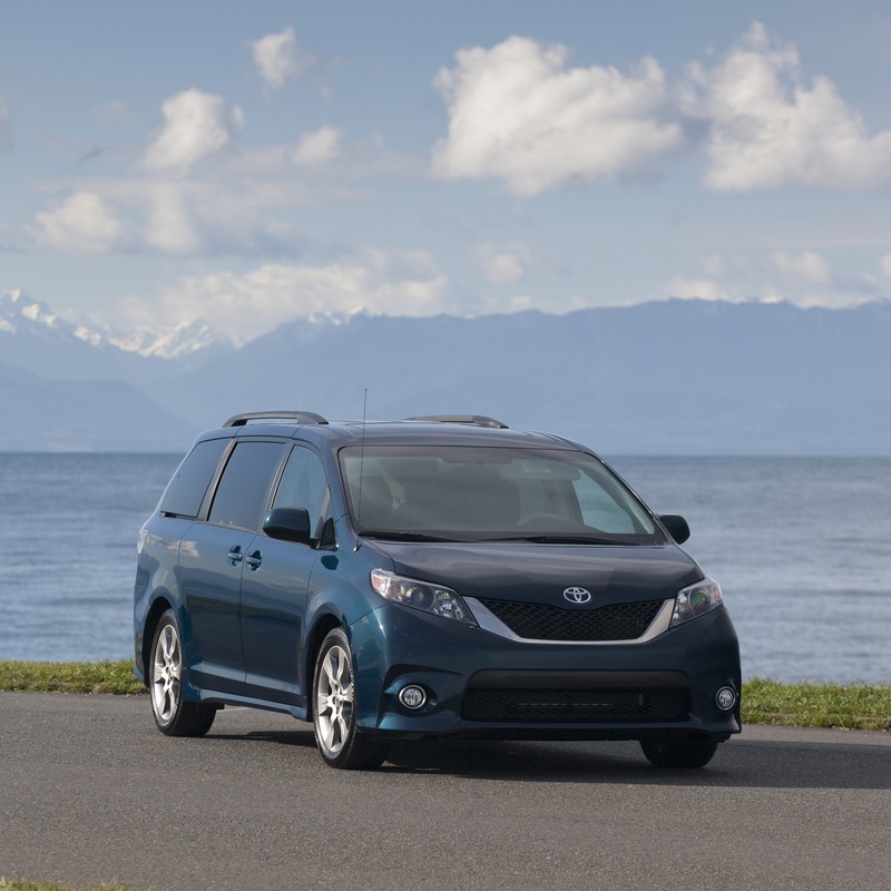Toyota Sienna LE image