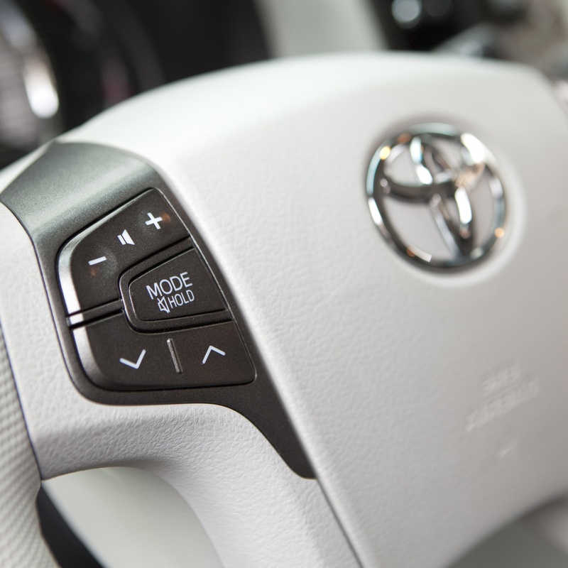 Toyota Sienna LE image