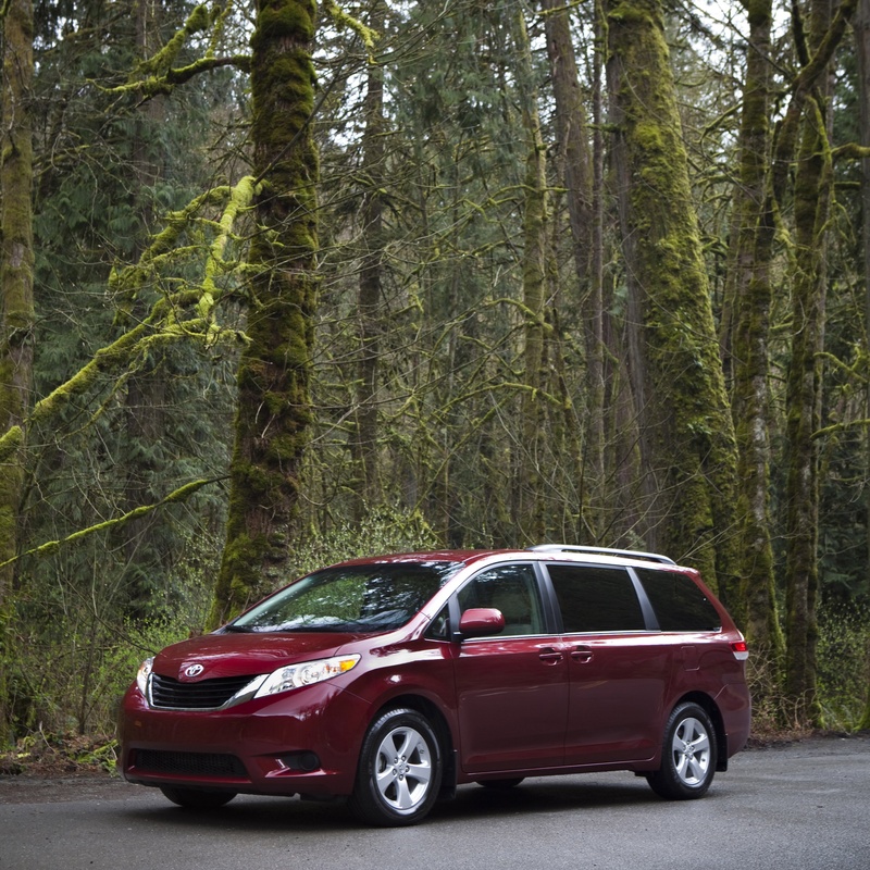 Toyota Sienna LE image