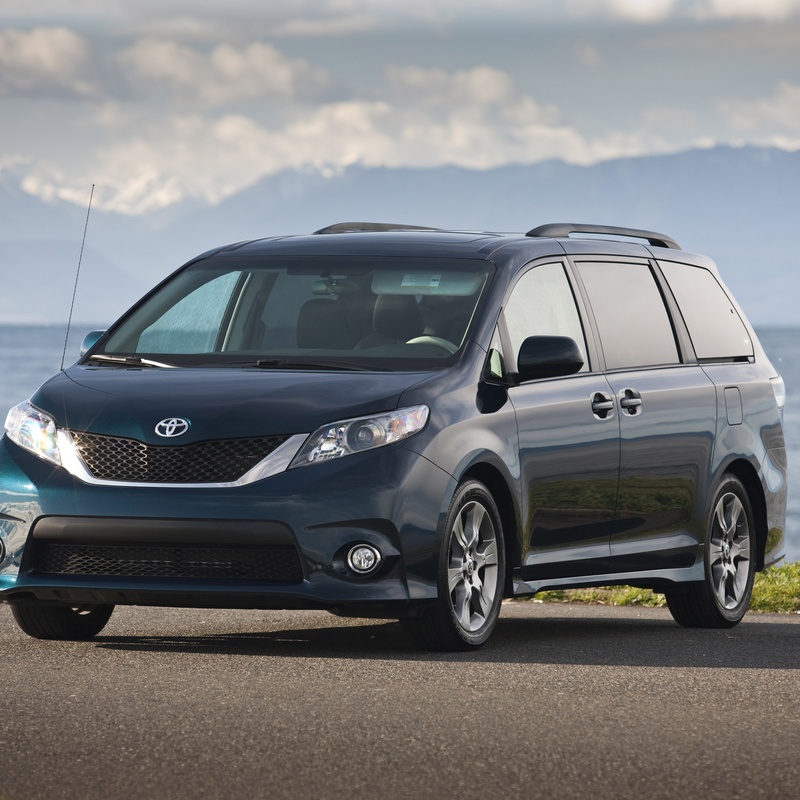 Toyota Sienna LE image