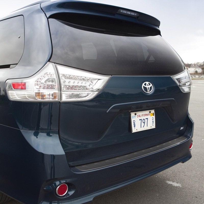 Toyota Sienna LE image
