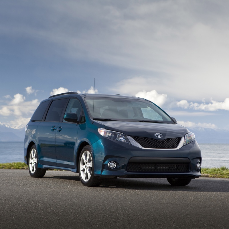 Toyota Sienna LE image