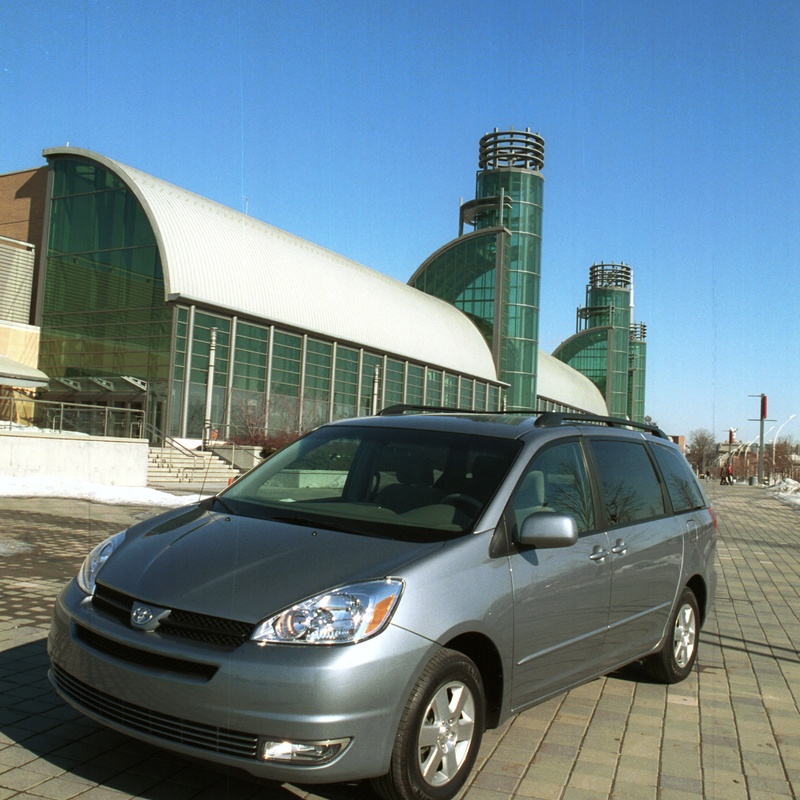 Toyota Sienna SE image