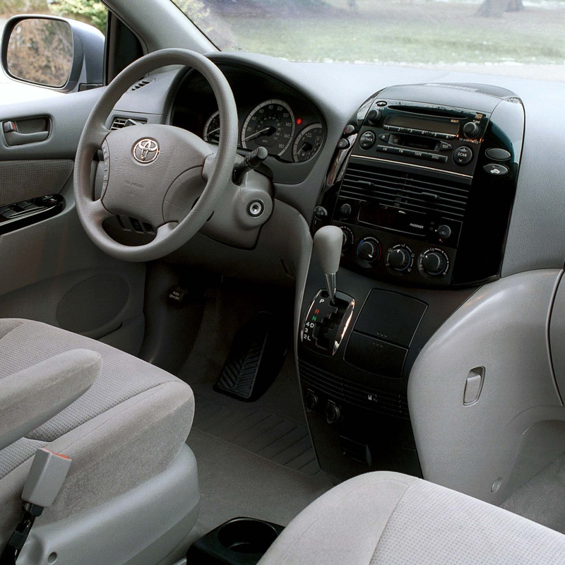 Toyota Sienna SE image