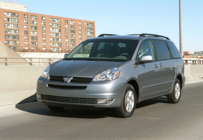 Toyota Sienna SE image 3