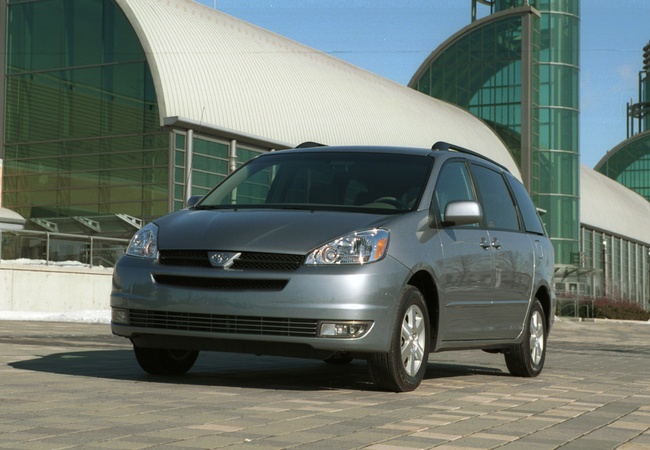 Toyota Sienna SE image 5