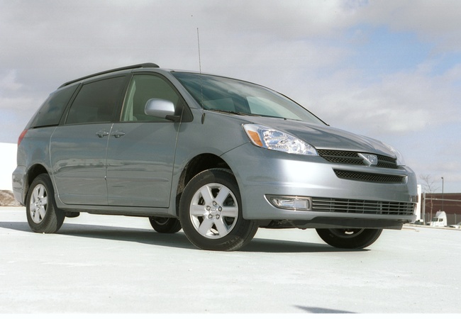 Toyota Sienna SE image 2