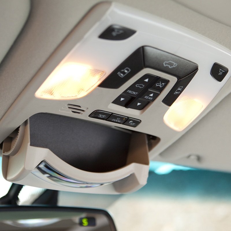 Toyota Sienna SE image