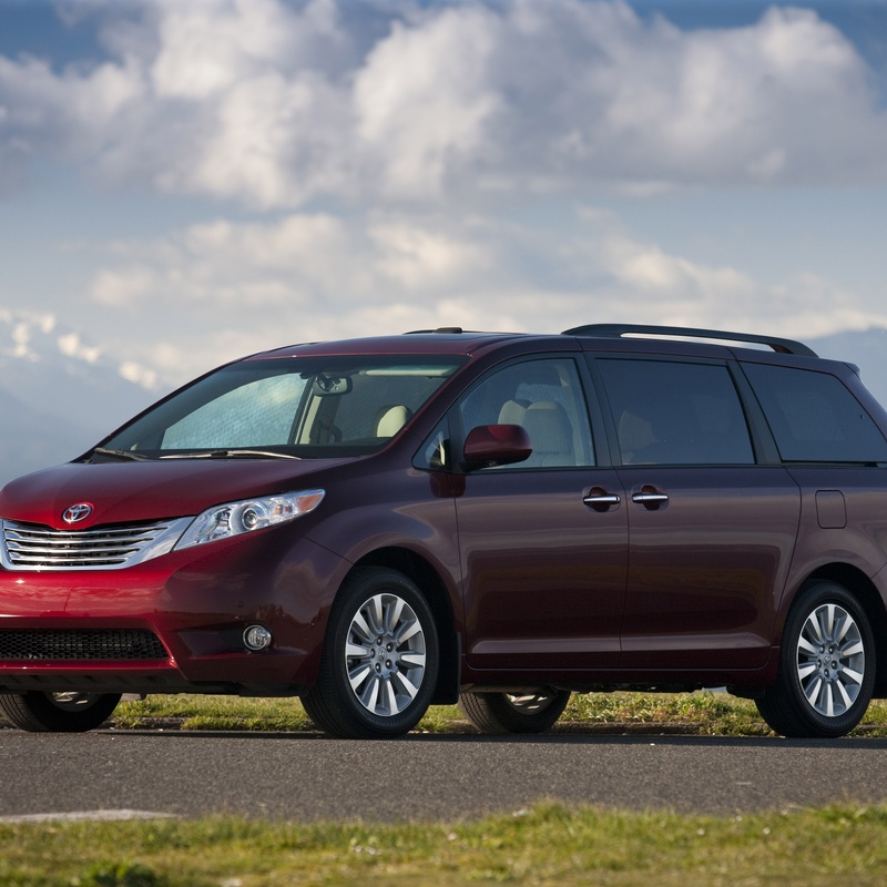 Toyota Sienna SE image