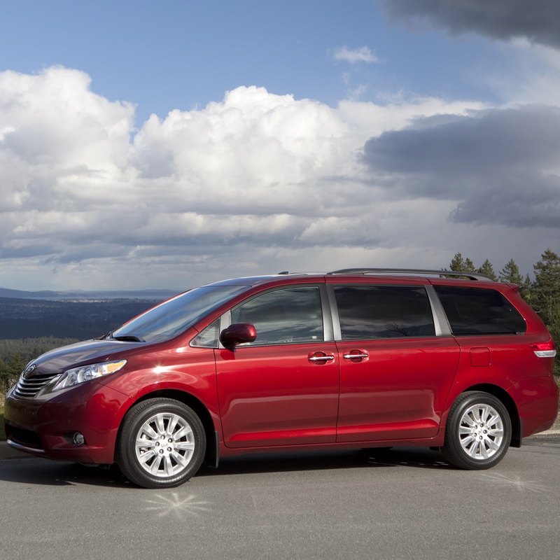 Toyota Sienna SE image