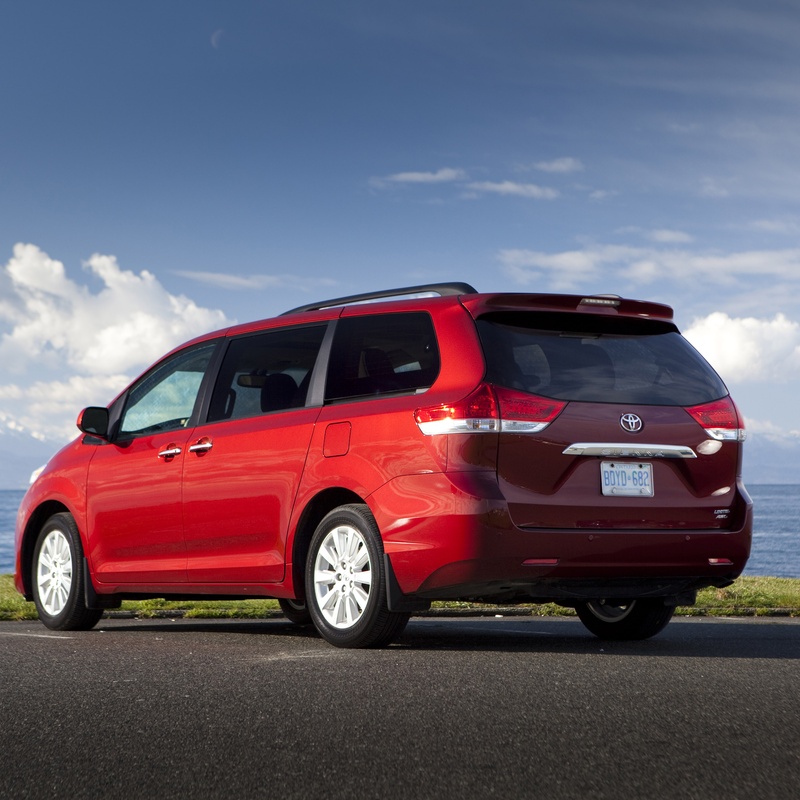 Toyota Sienna SE image