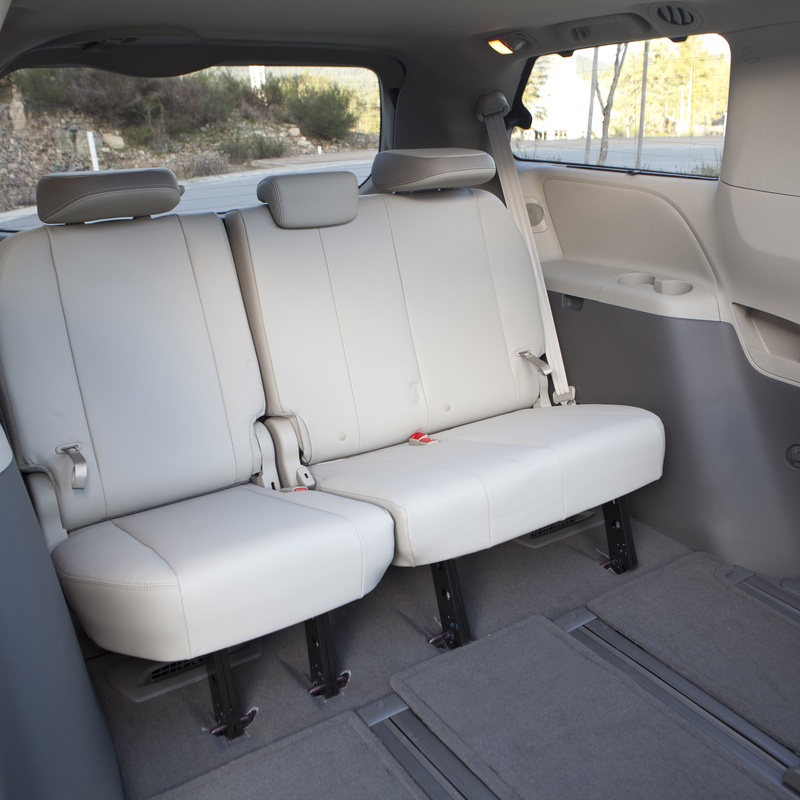 Toyota Sienna SE image