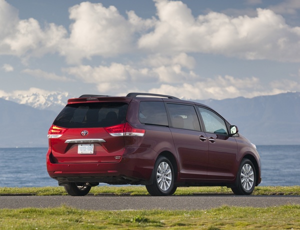Toyota Sienna SE