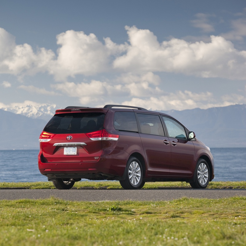 Toyota Sienna SE image