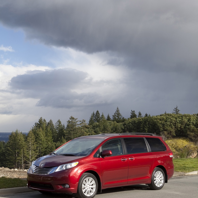 Toyota Sienna SE image