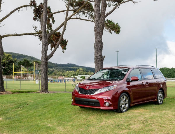 Toyota Sienna SE