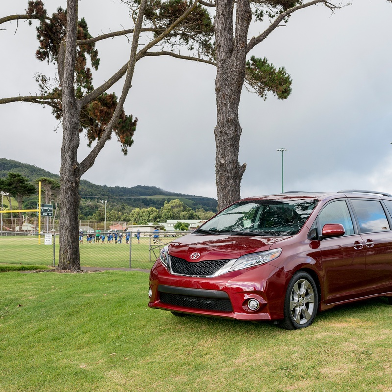 Toyota Sienna SE image