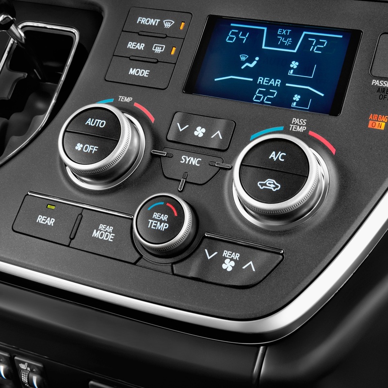 Toyota Sienna SE image