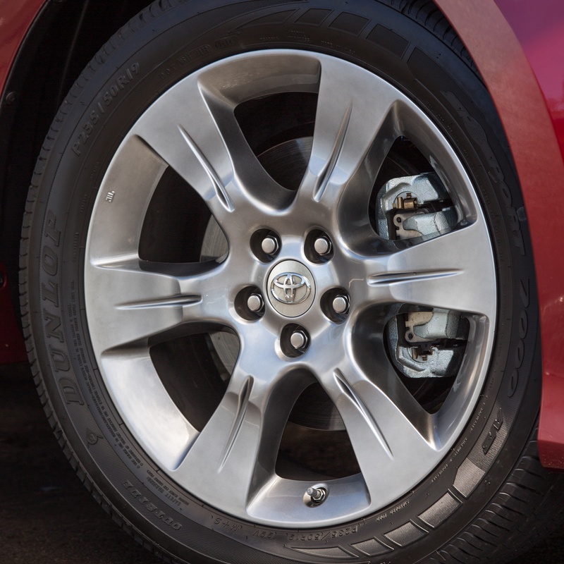 Toyota Sienna SE image